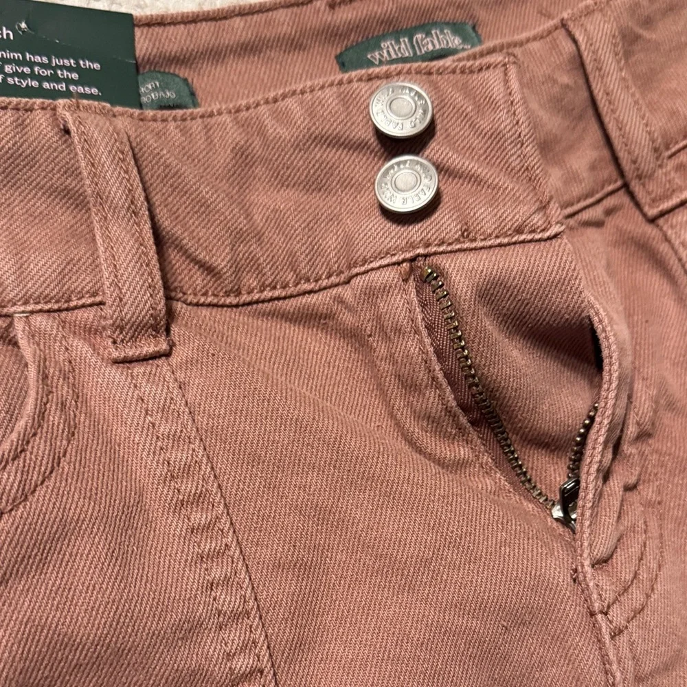 Wild Fable Women's Low-Rise Cargo Camp Denim Shorts - Picture 2 of 7